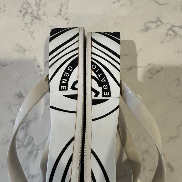 Y2K BCBGeneration black white platform flip flops size 10 clear gem flower - Picture 11 of 14